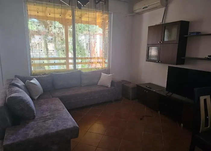 Marea * Golem (Tirana)